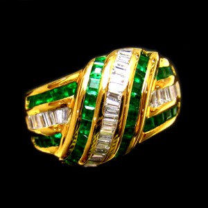 Emerald With White Gold B8RI-023